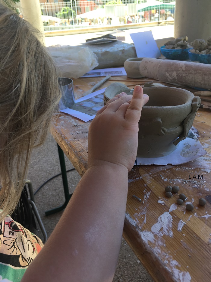 atelier de poterie enfant